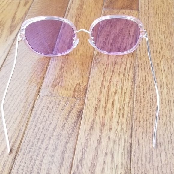 Sunglasses - Picture 3 of 4